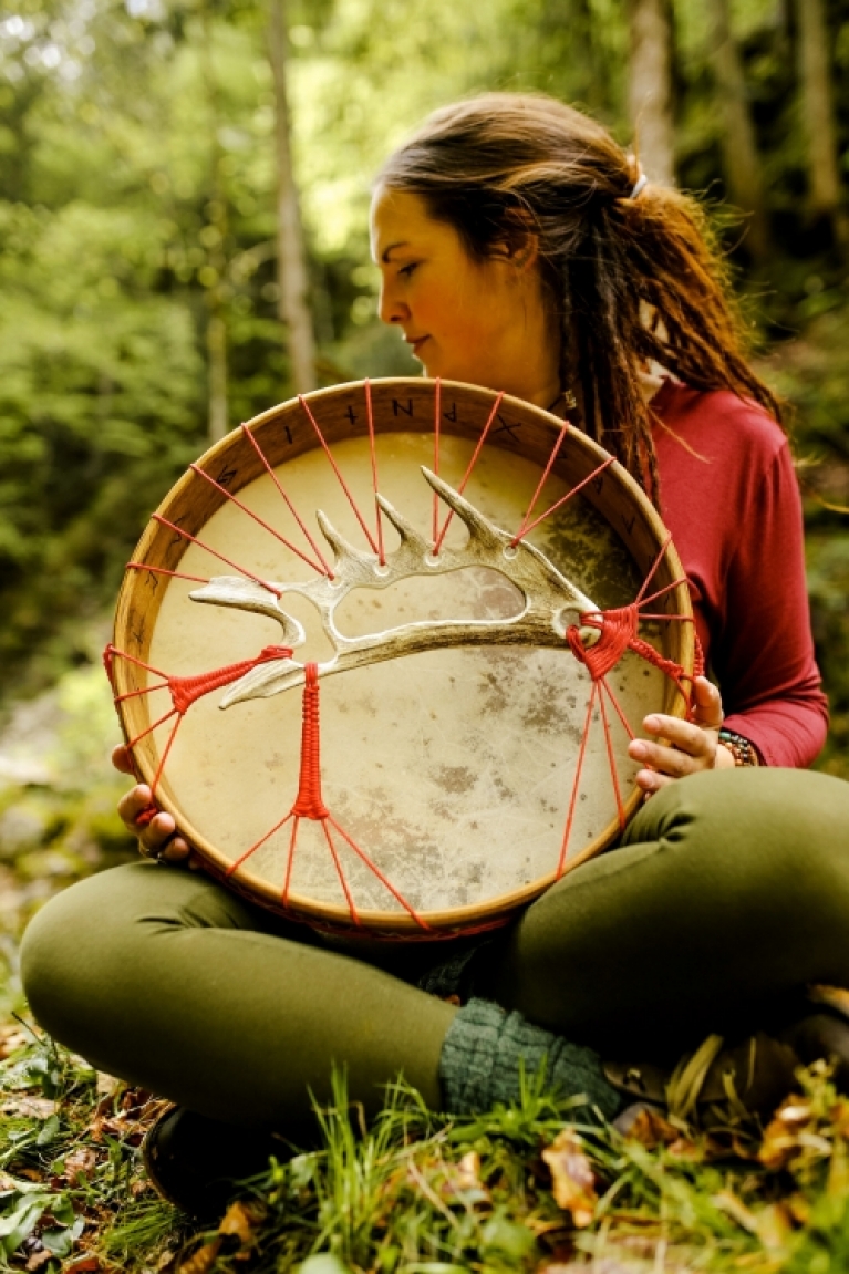 frausein aus liebe zur erde, stefanie heinis, arlesheim, dornach, tanz, natur, meditation, ritual