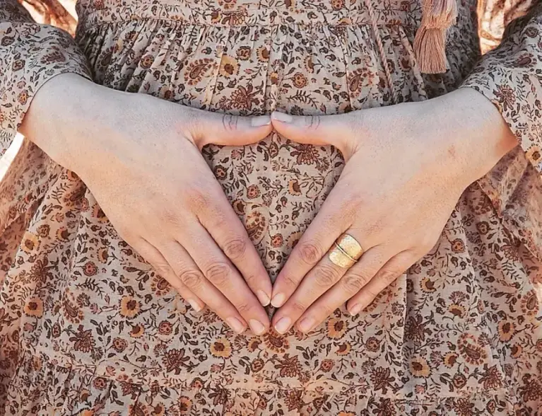 Frausein aus liebe zur erde, Stefanie Heinis, Arlesheim, Tanz, Ritual, Gesang, Natur